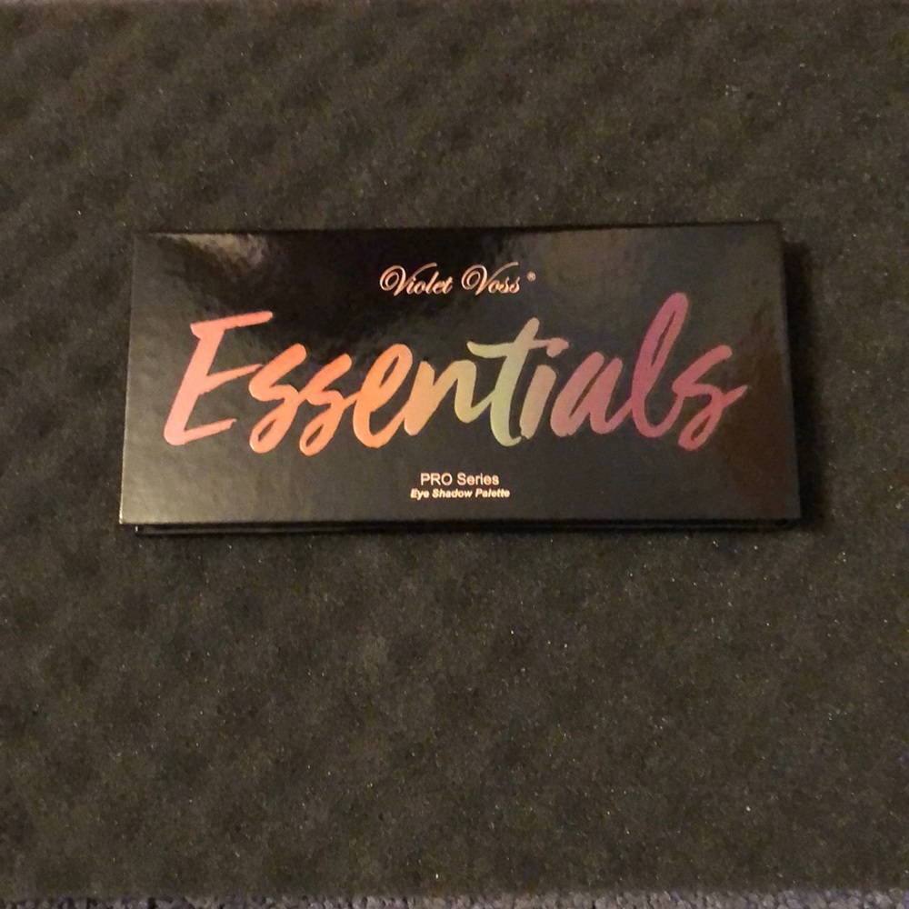 Violet Voss Essentials eyeshadow palette